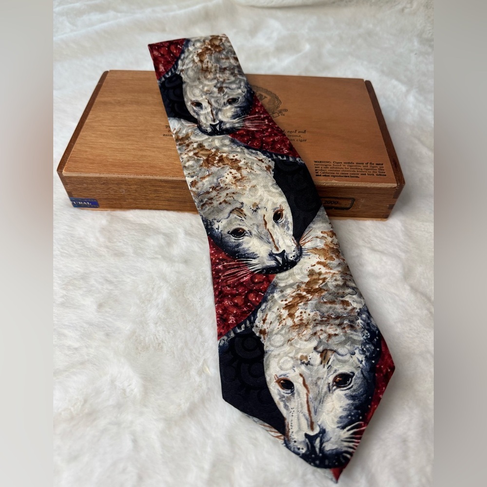 Endangered Species White Seal, 100% Silk, Richard Pettit Men’s Necktie